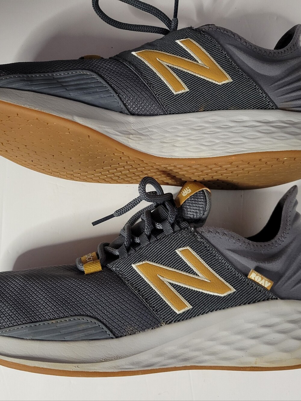 New Balance Fresh Foam Roav Men's Size 13D Grey Gold Gum Running Shoes